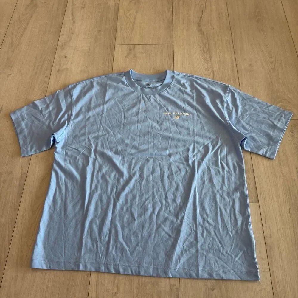 New balance women top size m